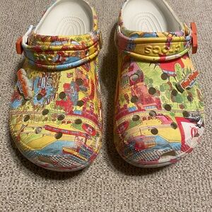 Disney crocs vintage park map womens 9
